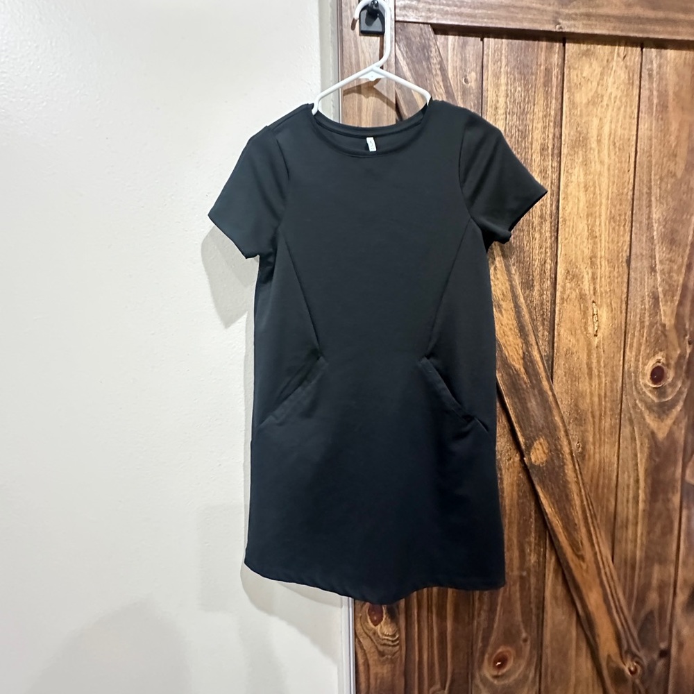 Black Short Sleeve Dress